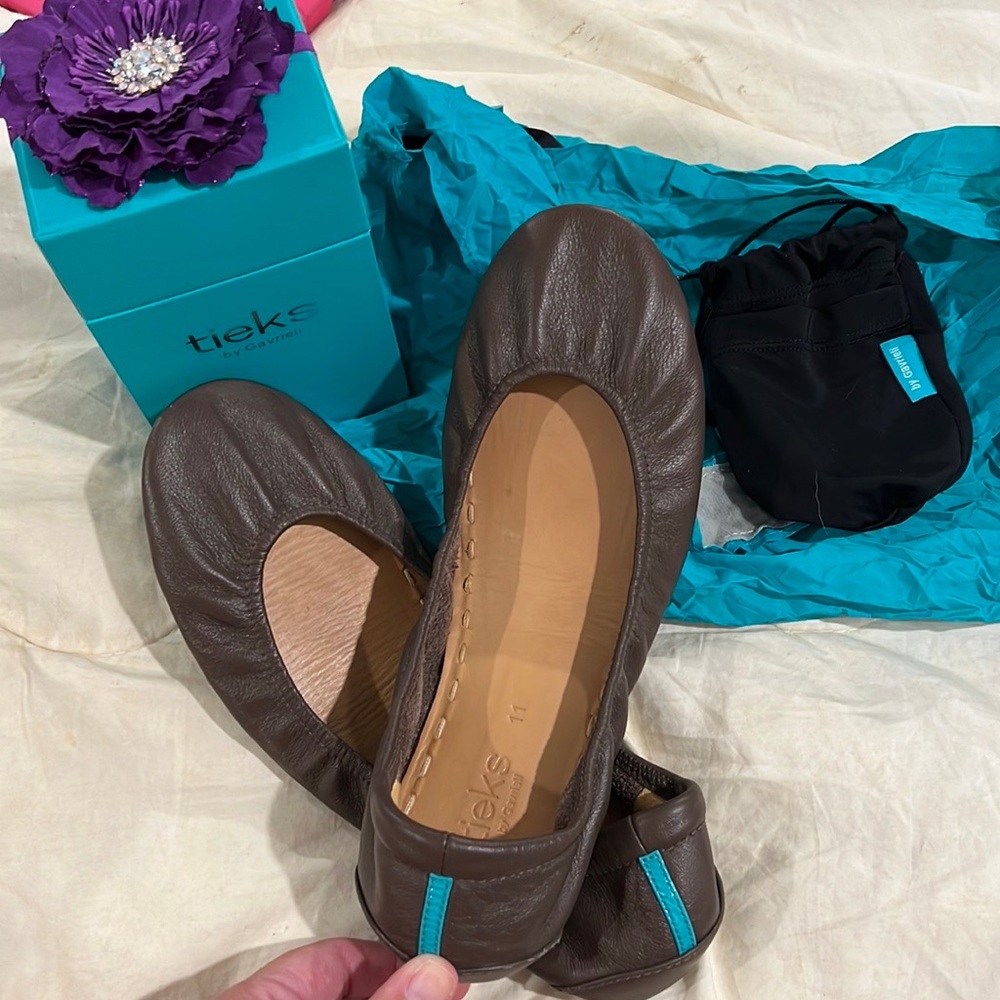 Brown Tieks